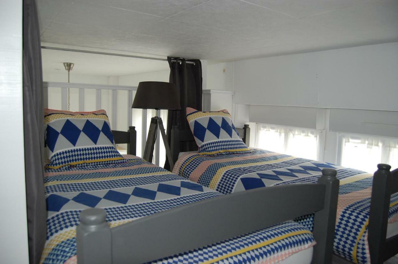 Le Comptoir Des Ecoliers Bed & Breakfast Gemozac Exterior photo